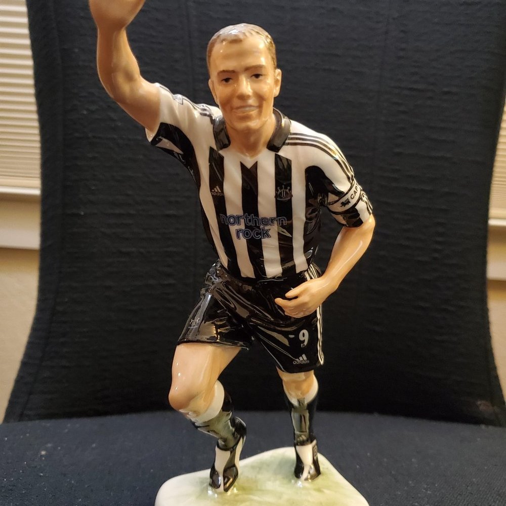COALPORT ALAN SHEARER FIGURINE NEW FIGURE LIMITED EDITION HARVEY GEORGE